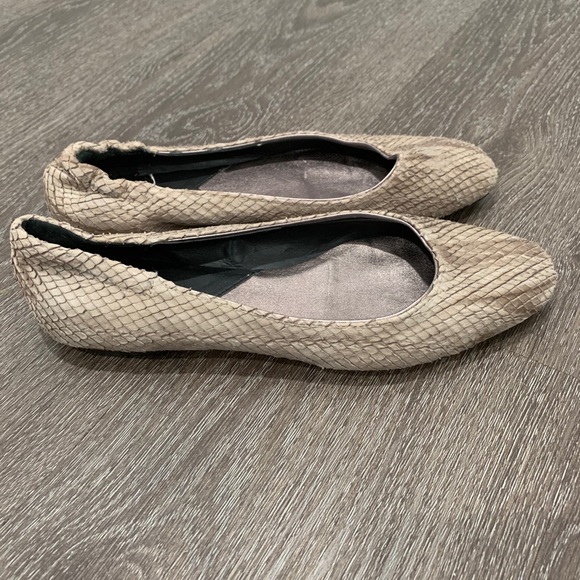 7 for all mankind flats - Picture 2 of 4